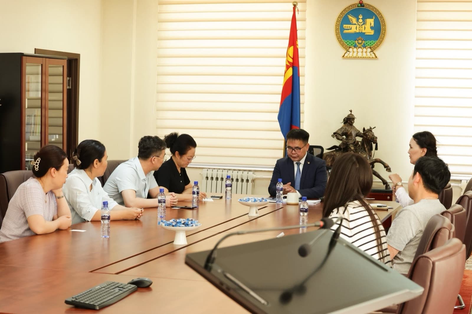 Орон нутгийн албан татварын хувь хэмжээг шинэчлэх шийдвэрийн төслийг хэлэлцлээ